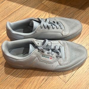 Yeezy calabasas adidas sneakers size 6.5 men’s eu 39.5